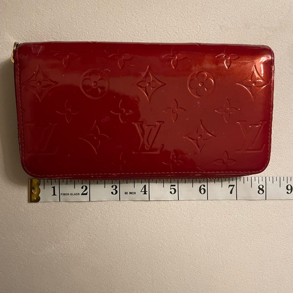 Authentic Louis Vuitton Long Zippi Vernis Monogram Wallet Red Color - Picture 5 of 16